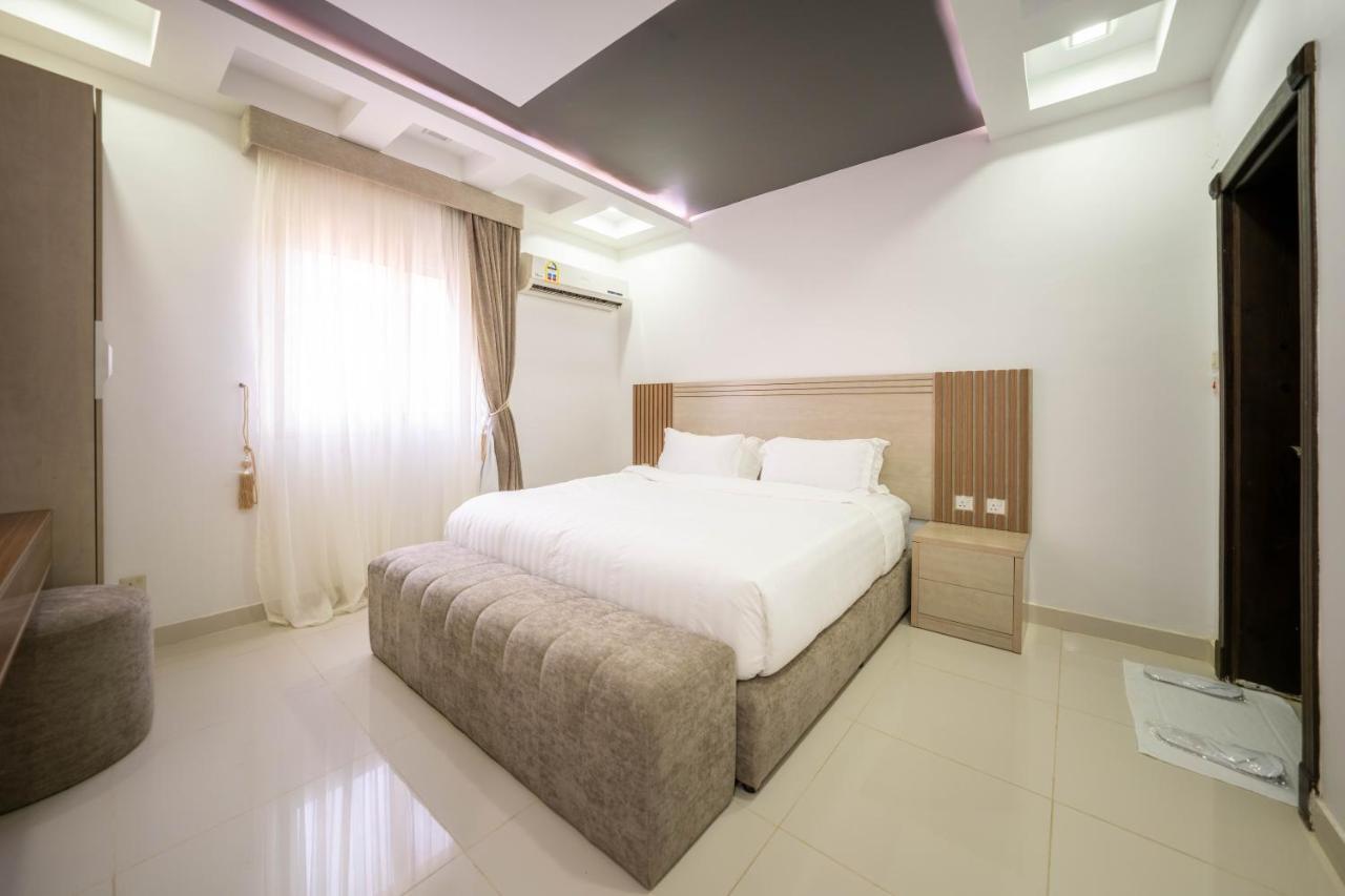 Mirada Gold Jizan - Resort & Private Pools Buitenkant foto A bedroom at the hotel